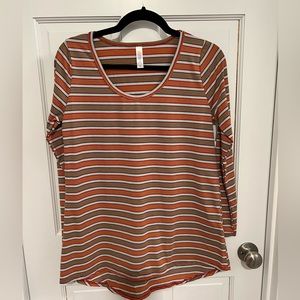 LuLaRoe Lynnae top